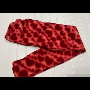 New, Never Worn OS LuLaRoe Leggings Fits 2-12 Tye-dye Style Heart Pattern